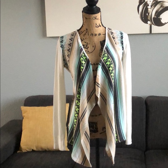 ❄️Cardigan w/sweet design - Picture 1 of 3